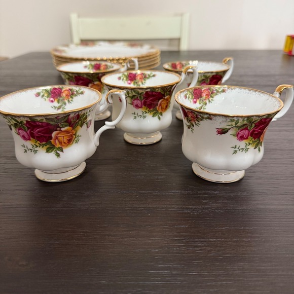 Royal Albert Old Country Roses Bone Chine - Picture 4 of 16